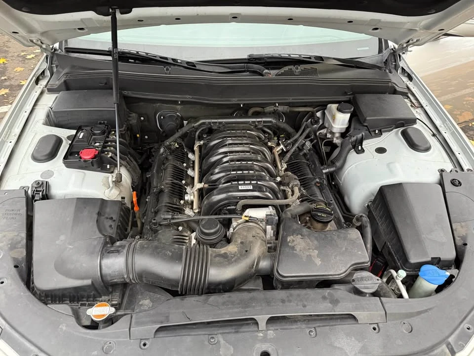 2010 Hyundai Genesis - Image 15 of 17