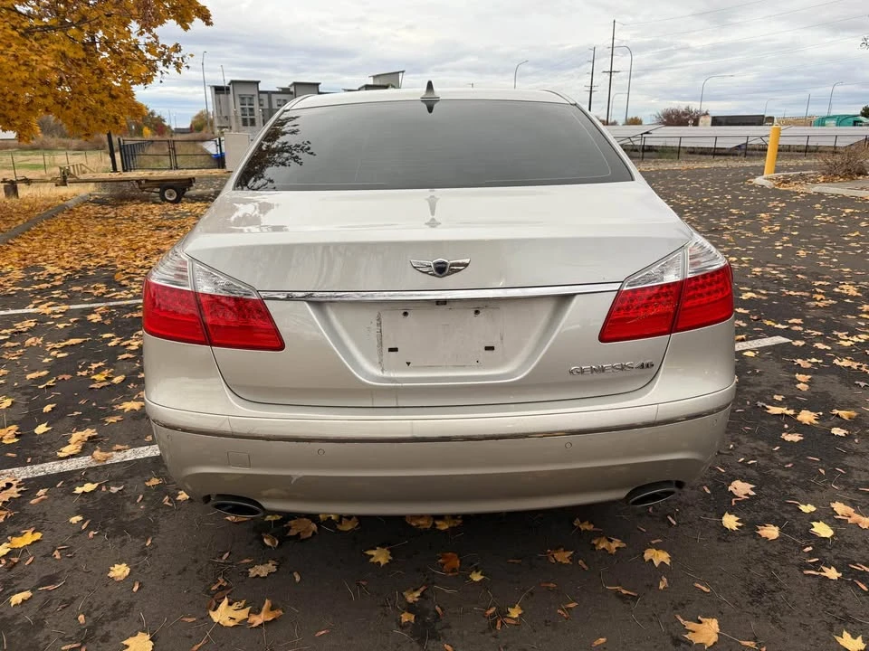 2010 Hyundai Genesis - Image 3 of 17