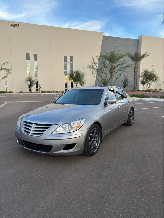 2010 Hyundai Genesis - Image 3 of 12