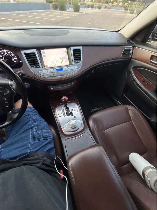 2010 Hyundai Genesis - Image 12 of 12