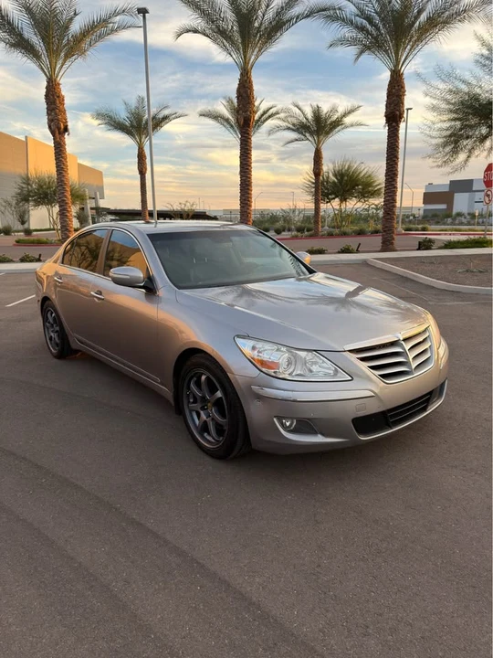 2010 Hyundai Genesis - Image 5 of 12