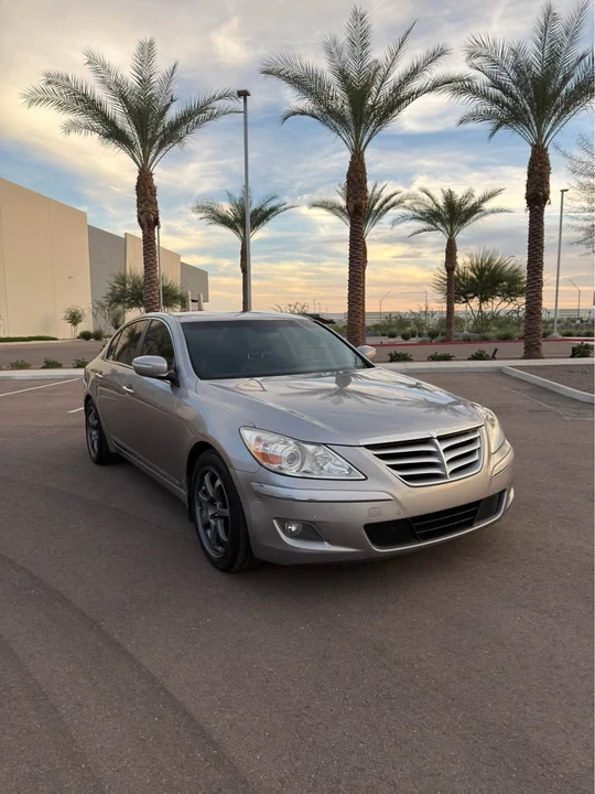 2010 Hyundai Genesis - Image 4 of 12