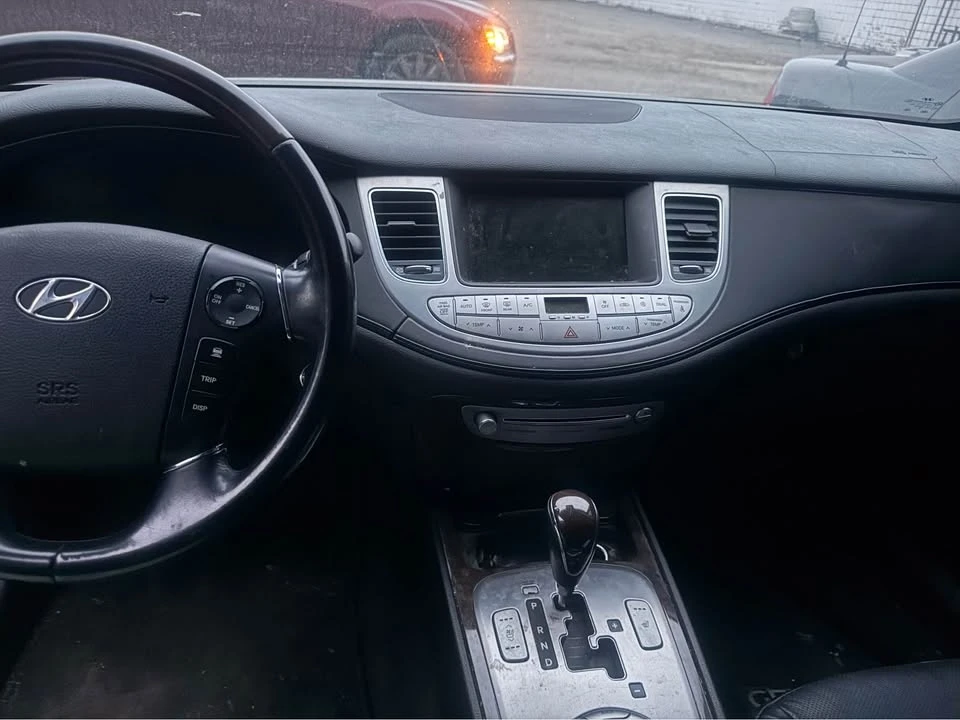2010 Hyundai Genesis - Image 8 of 9