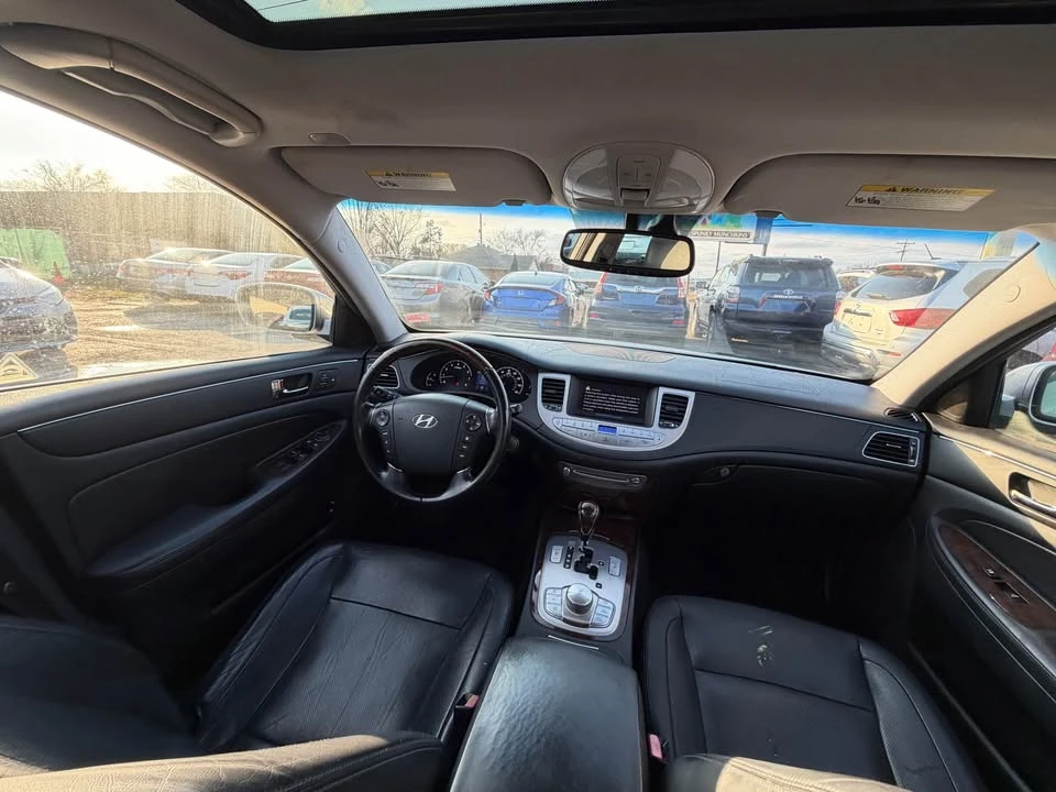 2010 Hyundai Genesis - Image 6 of 14