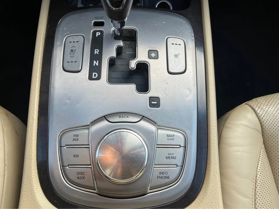 2010 Hyundai Genesis - Image 18 of 20