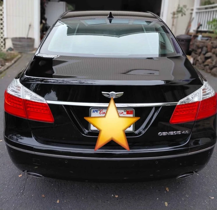 2010 Hyundai Genesis - Image 2 of 7