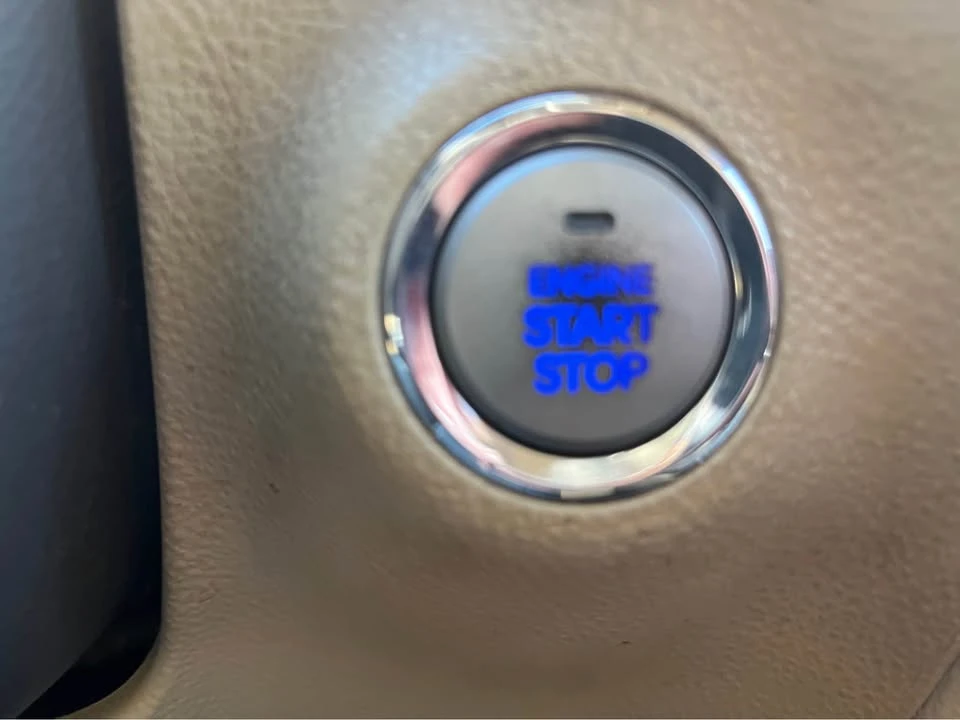 2010 Hyundai Genesis - Image 19 of 20