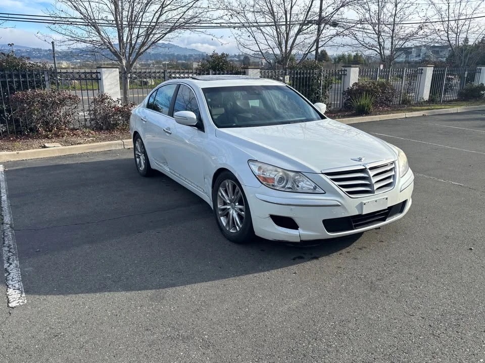 2010 Hyundai Genesis - Image 6 of 9