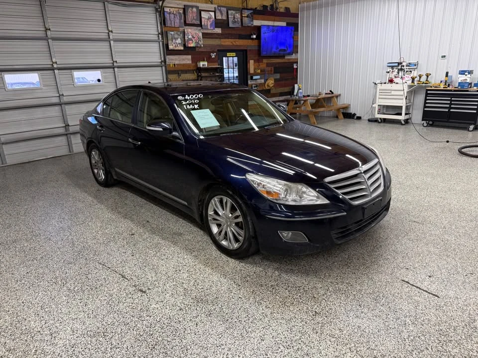 2010 Hyundai Genesis - Image 2 of 18