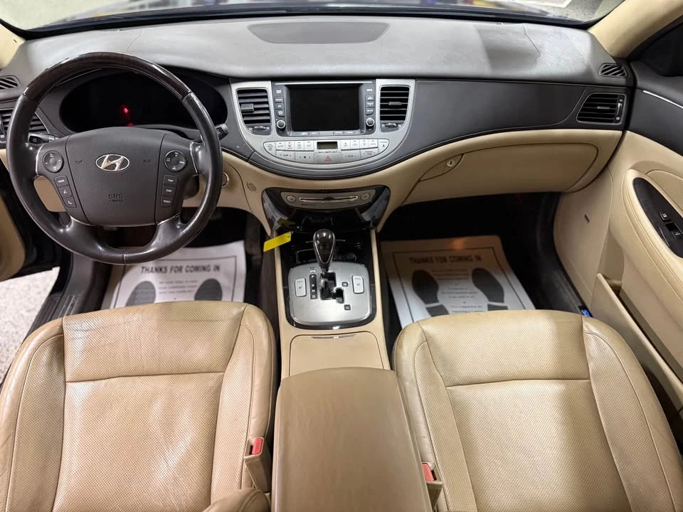 2010 Hyundai Genesis - Image 9 of 18