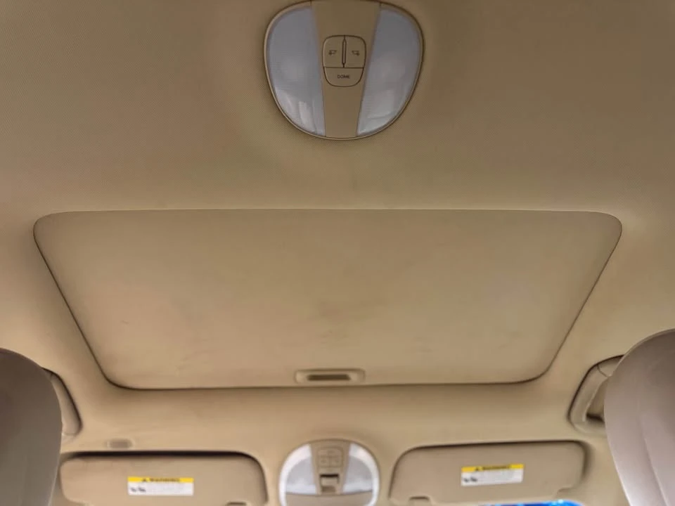 2010 Hyundai Genesis - Image 12 of 18
