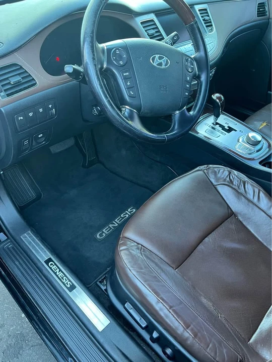 2010 Hyundai Genesis - Image 9 of 9