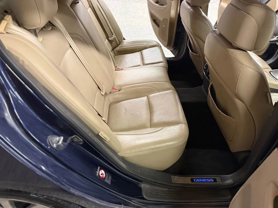 2010 Hyundai Genesis - Image 13 of 18