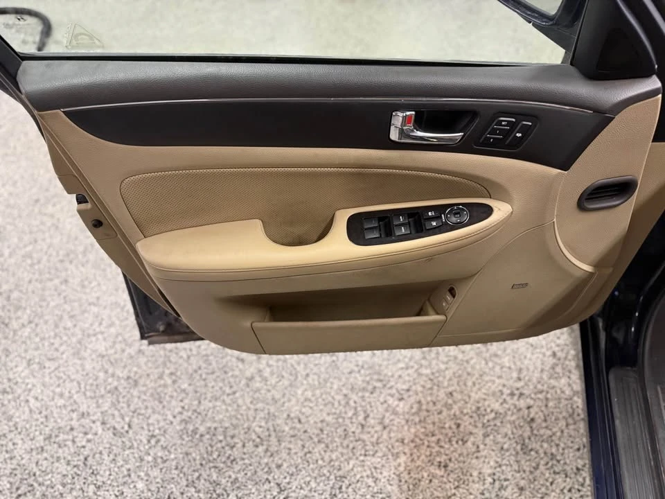 2010 Hyundai Genesis - Image 6 of 18