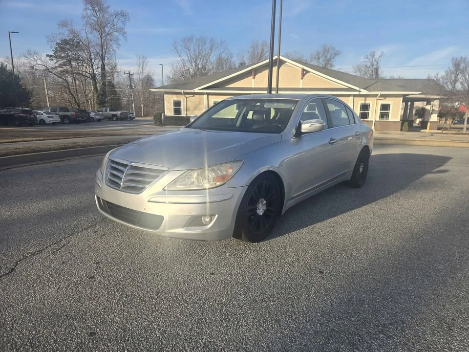 2010 Hyundai Genesis - Image 12 of 15