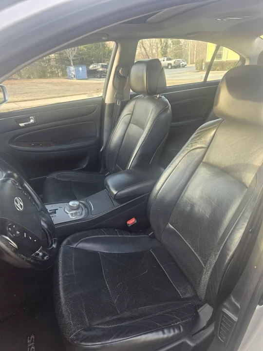 2010 Hyundai Genesis - Image 6 of 15