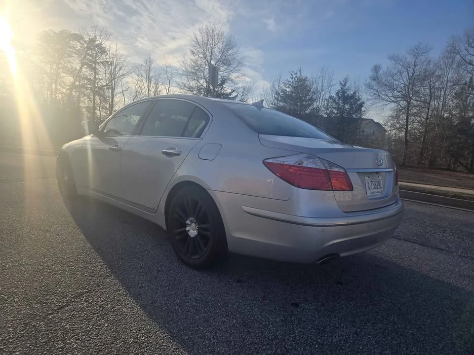 2010 Hyundai Genesis - Image 15 of 15