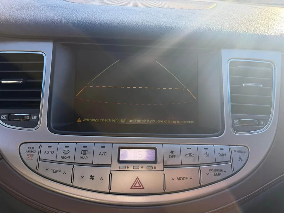 2010 Hyundai Genesis - Image 15 of 15