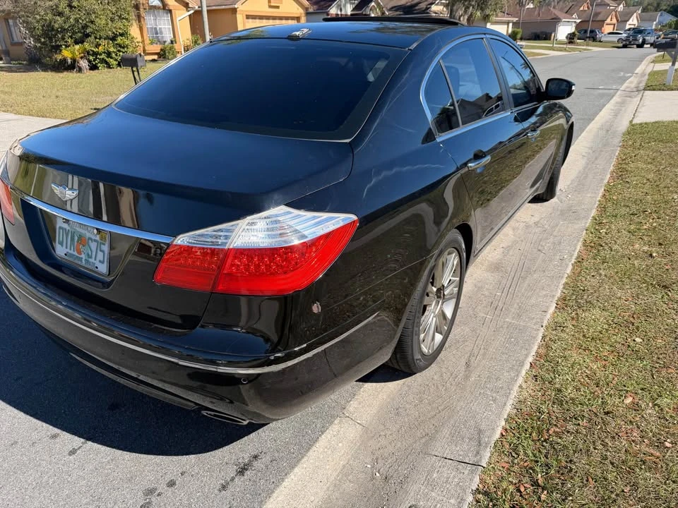 2010 Hyundai Genesis - Image 2 of 5