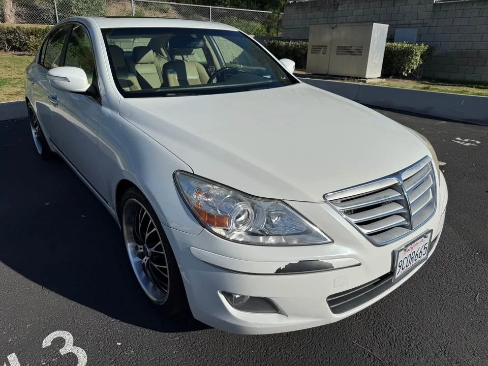 2010 Hyundai Genesis - Image 3 of 19