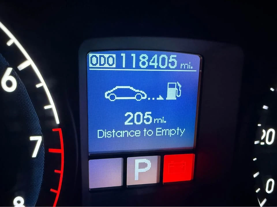 2010 Hyundai Genesis - Image 11 of 13
