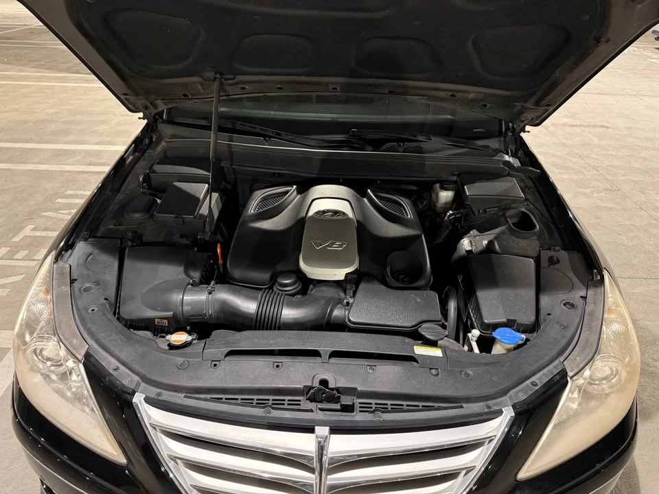 2010 Hyundai Genesis - Image 13 of 13