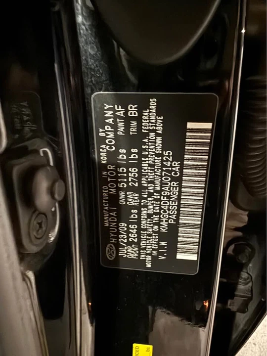 2010 Hyundai Genesis - Image 12 of 13