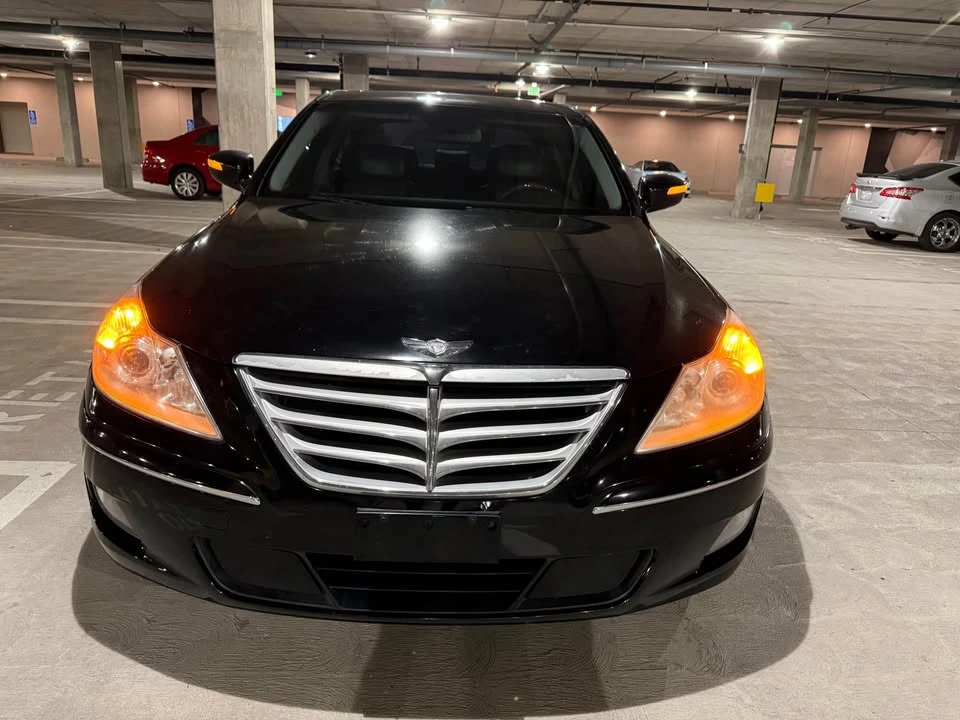 2010 Hyundai Genesis - Image 6 of 13