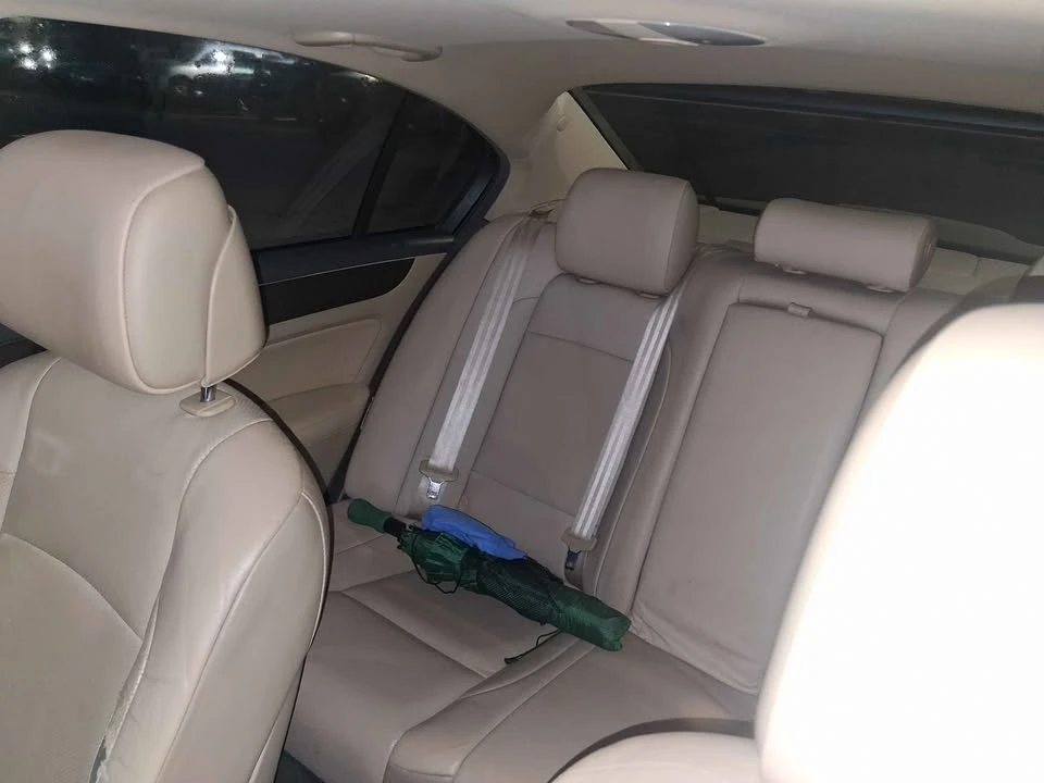 2010 Hyundai Genesis - Image 6 of 6