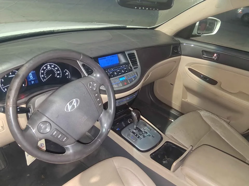 2010 Hyundai Genesis - Image 5 of 6