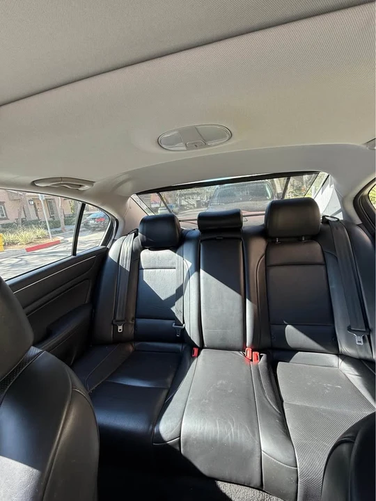 2010 Hyundai Genesis - Image 12 of 12