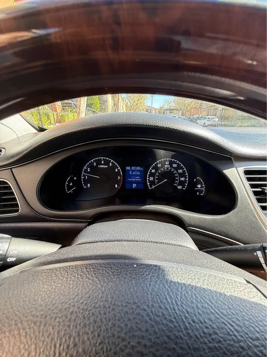 2010 Hyundai Genesis - Image 8 of 12