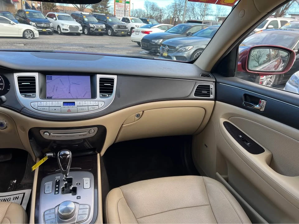 2010 Hyundai Genesis - Image 9 of 20