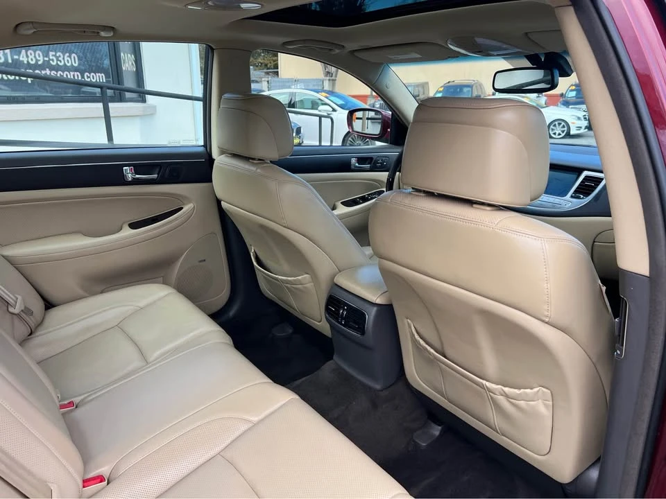 2010 Hyundai Genesis - Image 18 of 20
