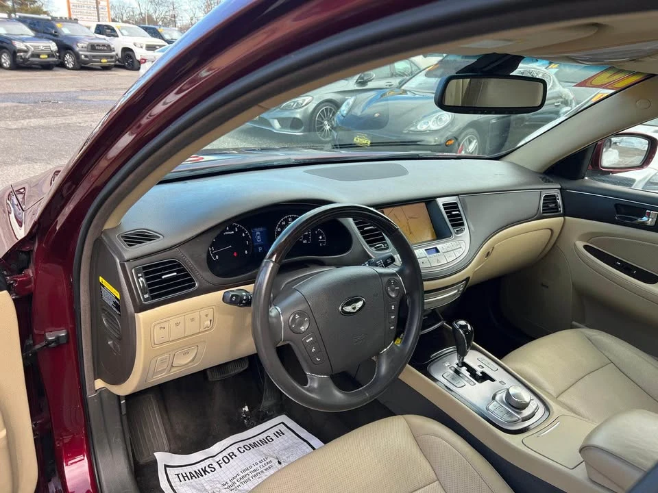 2010 Hyundai Genesis - Image 9 of 20