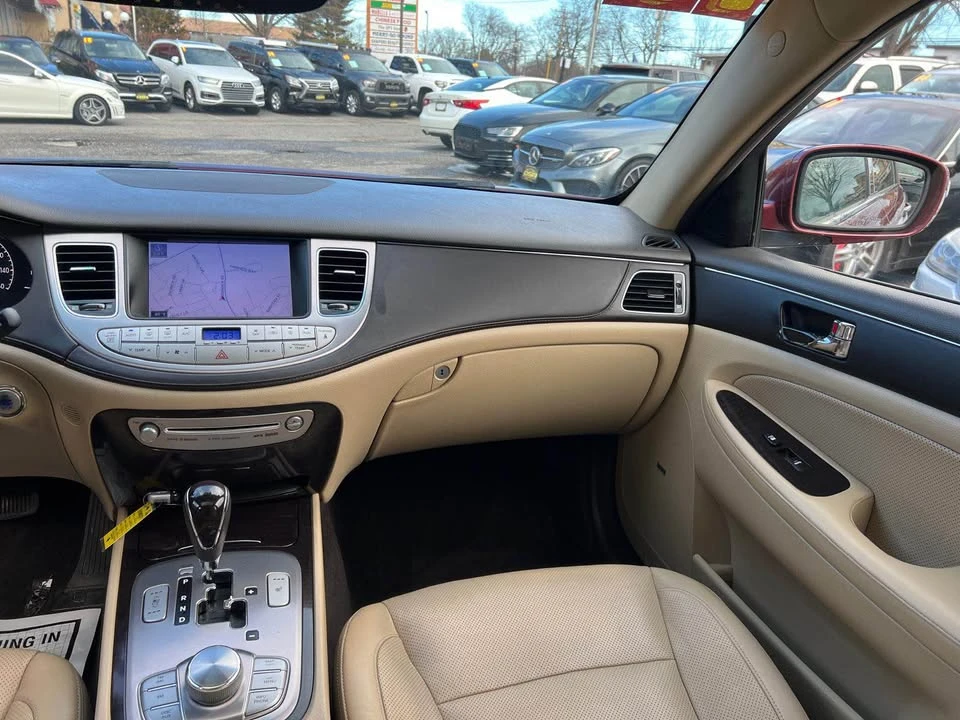 2010 Hyundai Genesis - Image 15 of 20