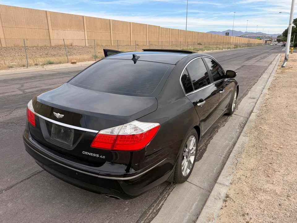 2010 Hyundai Genesis - Image 2 of 11