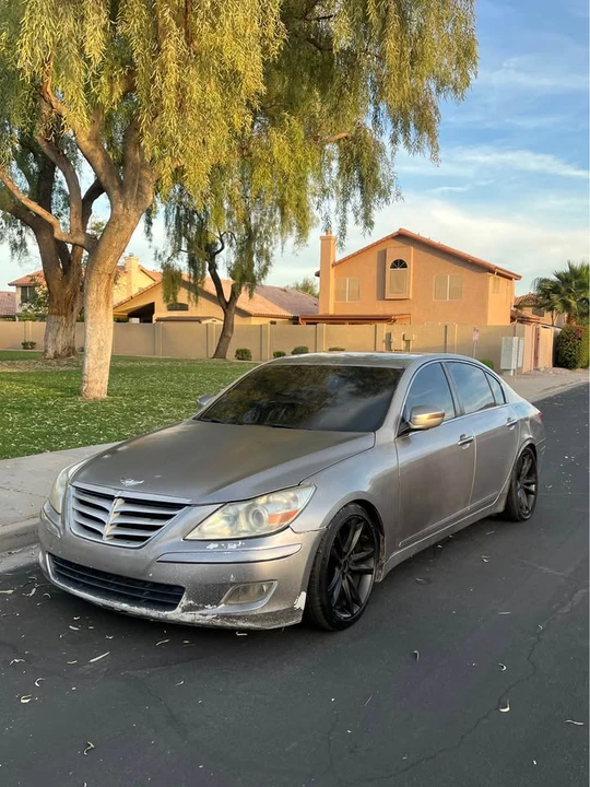 2010 Hyundai Genesis - Image 2 of 9
