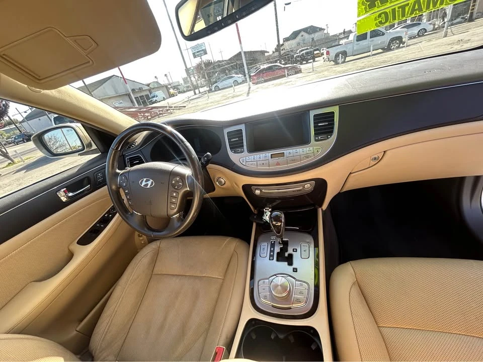 2010 Hyundai Genesis - Image 7 of 11