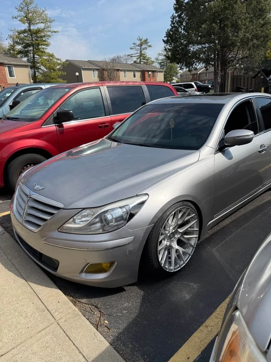2010 Hyundai Genesis - Image 3 of 6