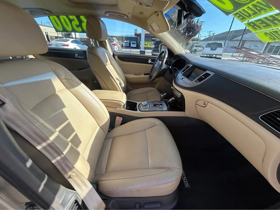 2010 Hyundai Genesis - Image 8 of 11
