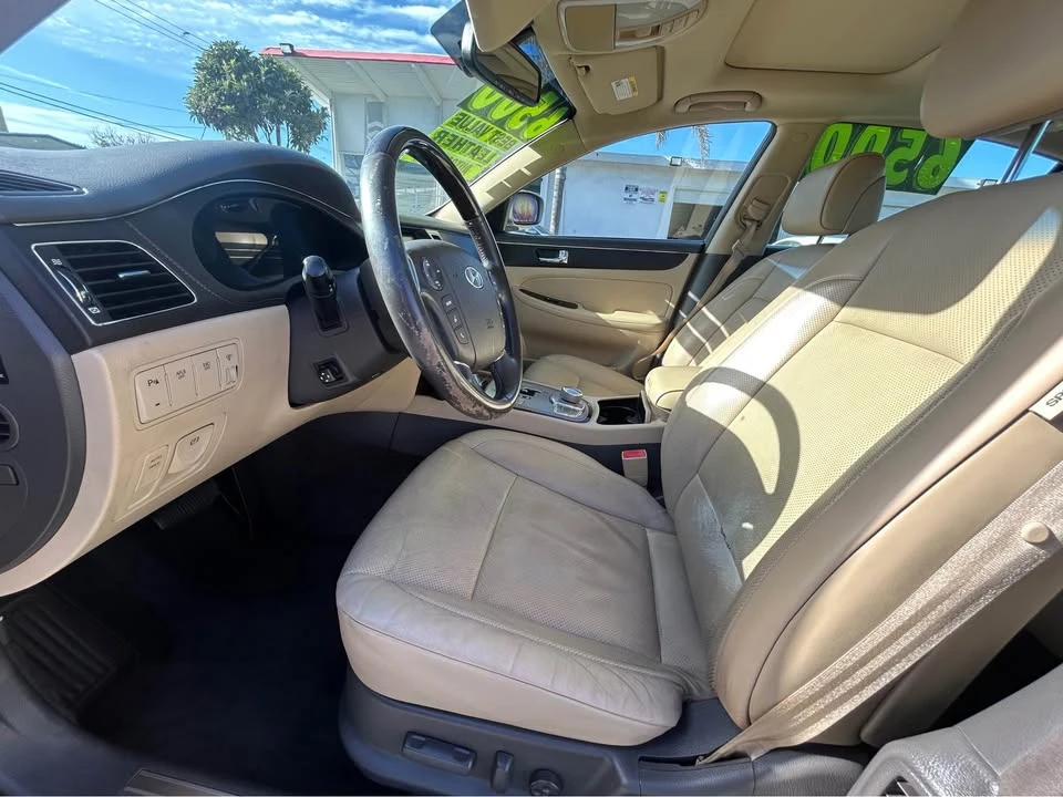 2010 Hyundai Genesis - Image 11 of 11