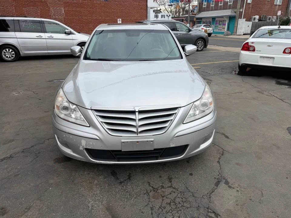 2010 Hyundai Genesis - Image 6 of 17