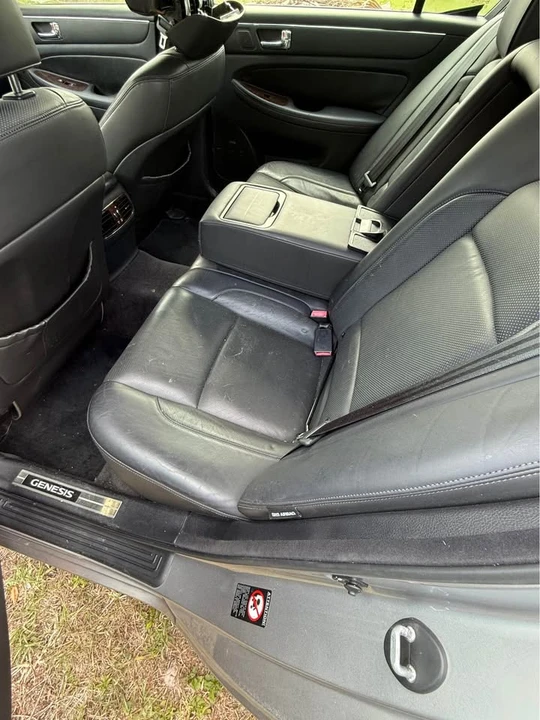 2010 Hyundai Genesis - Image 5 of 5