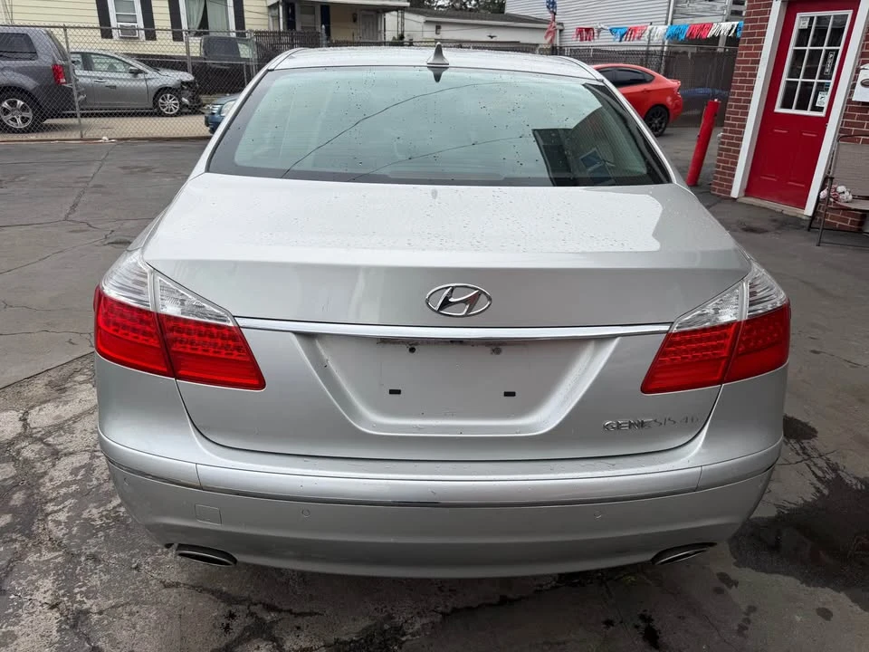 2010 Hyundai Genesis - Image 3 of 17