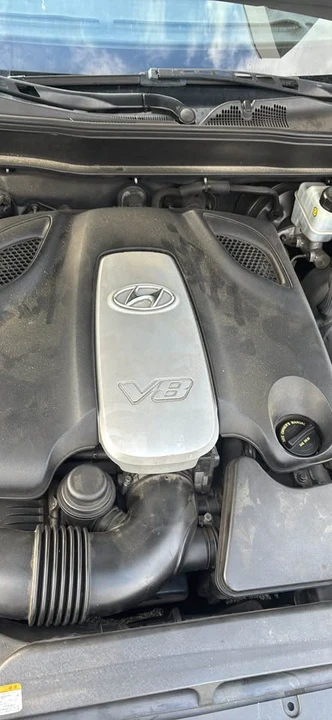2010 Hyundai Genesis - Image 2 of 5