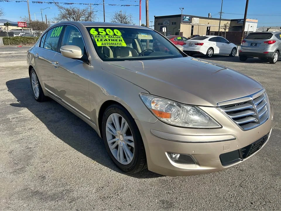2010 Hyundai Genesis - Image 2 of 11
