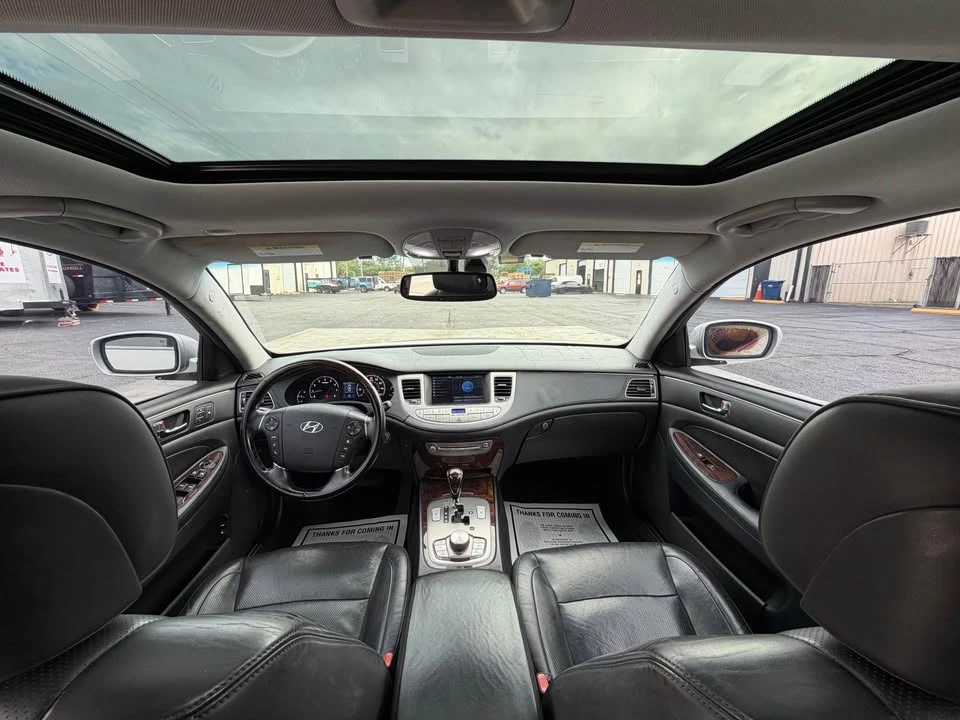 2010 Hyundai Genesis - Image 7 of 15