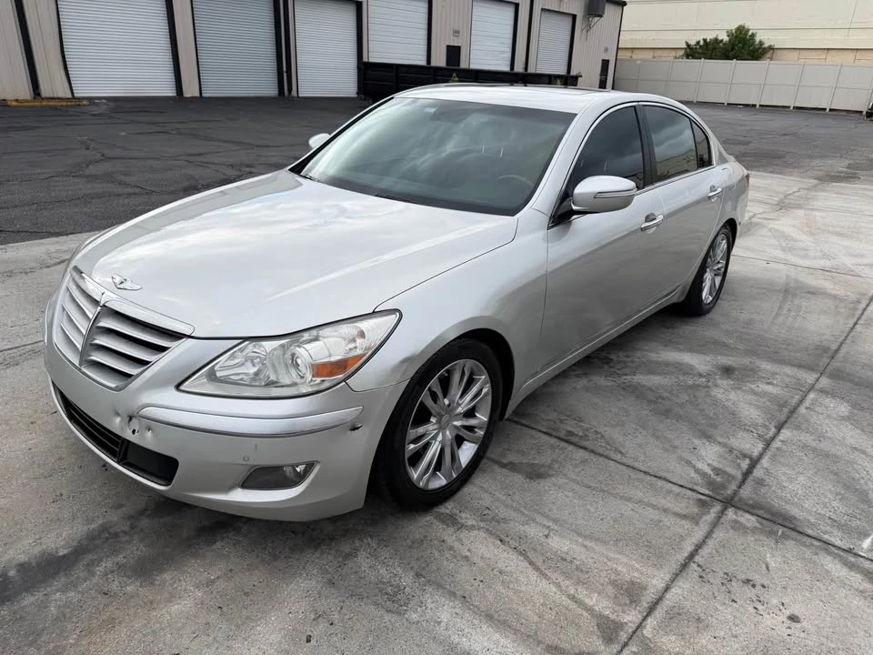 2010 Hyundai Genesis - Image 5 of 15