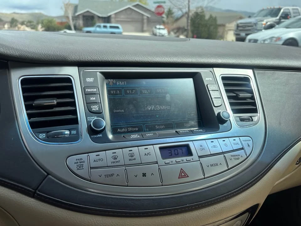 2010 Hyundai Genesis - Image 3 of 6